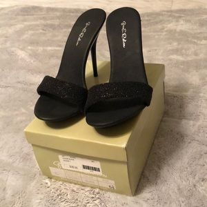 FIRM! Final sale! Sexy Blk slip on Party Heels 👠